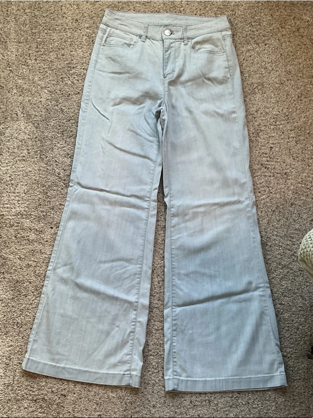 White House Black Market High Rise Lightweight Wide-Leg Jeans ~ Light Blue - Picture 3 of 10